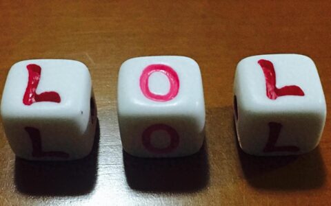 英雄联盟可以转区吗？